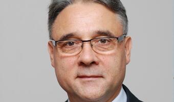 Dwa bieguny finansowej legislacji