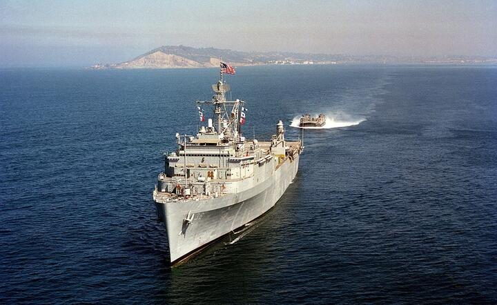 US Navy depcze po piętach rosyjskiemu krążownikowi