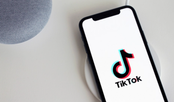 TikTok aktualizuje zasady dotyczące kont politycznych