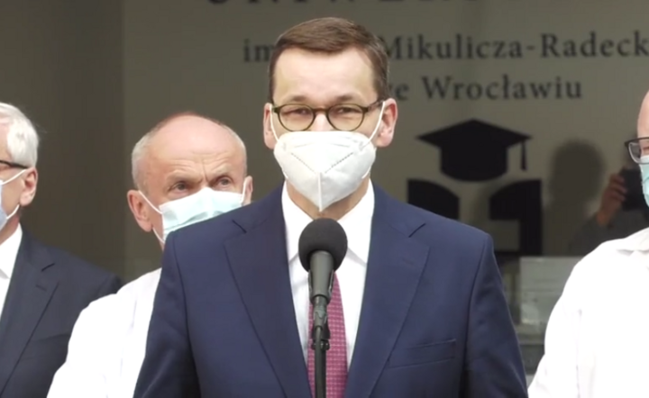 Premier o szpitalach tymczasowych i operacjach przeszczepu serca