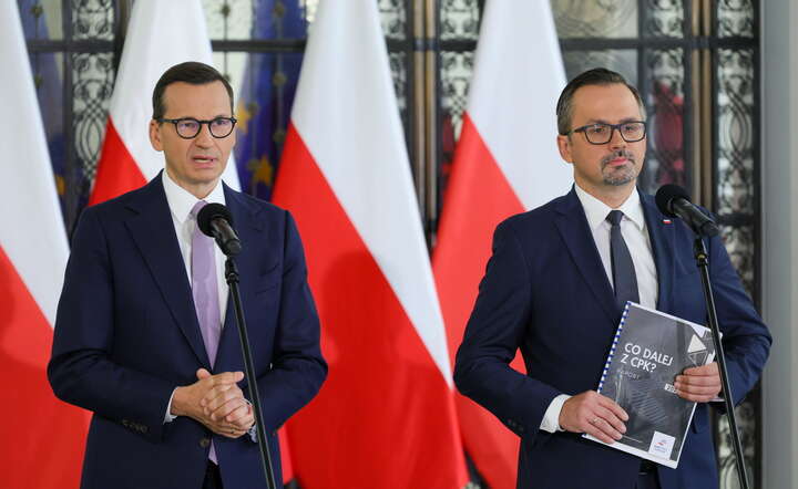 Posłowie PiS Mateusz Morawiecki (L) i Marcin Horała (P) podczas konferencji prasowej w Sejmie w Warszawie / autor: PAP/Paweł Supernak