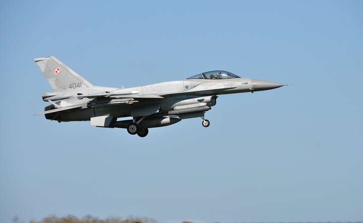 Czy polskie myśliwce F-16 będą strącać rosyjskie rakiety? Tego chcieliby Ukraińcy / autor: Pixabay