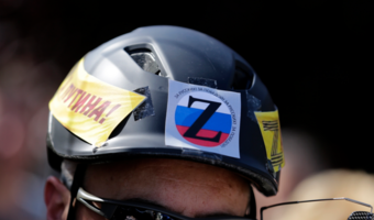 Chorzów: Wywiesił flagę Rosji i symbol „Z” - zajmie się tym prokuratura