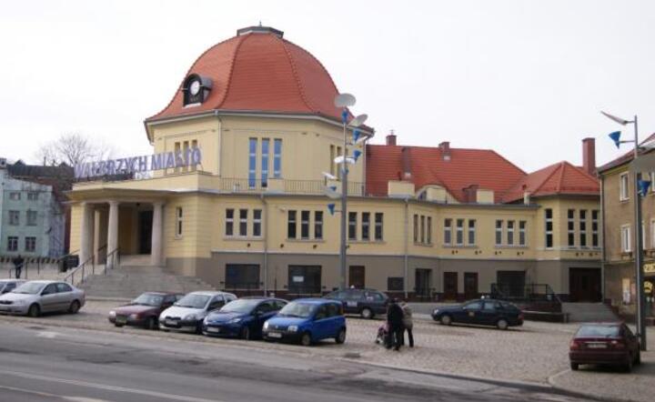 www.pkp.pl/walbrzychmiasto