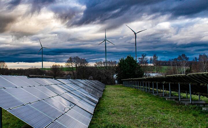 Do 2030 r. połowa energii elektrycznej może pochodzić z OZE
