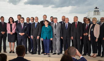 Szydło o pierwszym LNG z USA: takie dni przechodzą do historii