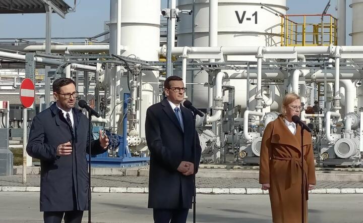 Daniel Obajtek, Mateusz Morawiecki i Anna Moskwa  / autor: Fratria 