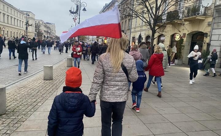 W sondażu pracowni Social Changes ankietowanym zadano te same pytania, które znajdą się na referendalnej karcie do głosowania / autor: Fratria