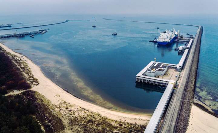 Gazowiec w terminalu LNG w Świnoujsciu / autor: materiały prasowe Gaz-System