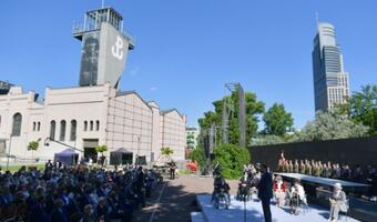 W rocznicę wybuchu Powstania Warszawskiego ambasada Niemiec opuściła flagi do połowy masztu
