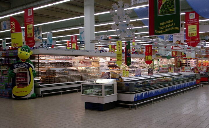 Podatek od marketów: od obrotów, a nie od powierzchni? Stawka stała czy progresywna?