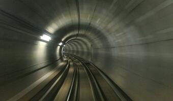 Bruksela: Groźba zamachów bombowych w metrze