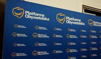 A opozycja dalej swoje: Wyjaśnić „zawyżanie cen paliw” przez Orlen