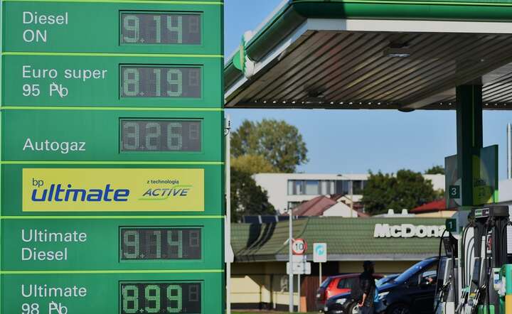 Na jednej z warszawskich stacji paliw ceny LPG już sięgnęły 3,26 zł za litr / autor: Fratria / KK