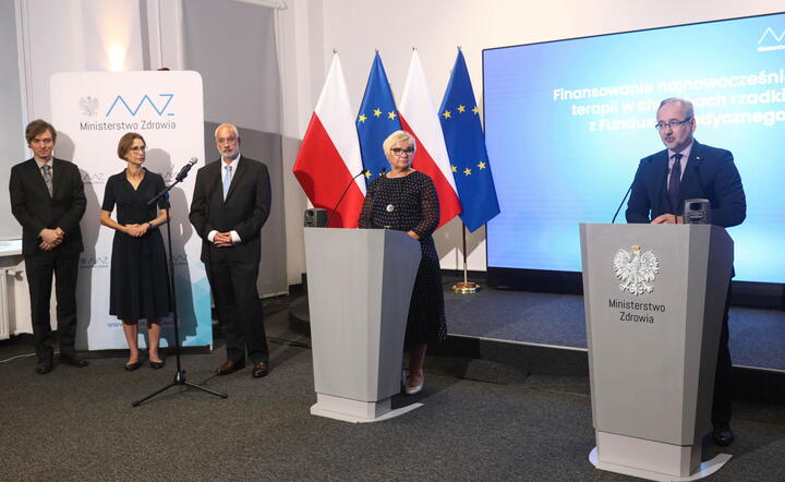WARSZAWA KONFERENCJA PRASOWA MINISTRA ZDROWIA / autor: PAP/Tomasz Gzell