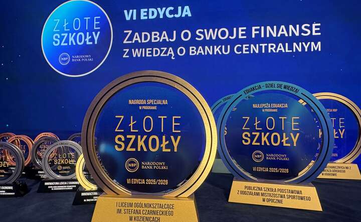 Po raz pierwszy wszystkie szkoły, które zdobyły tytuł „Złotej Szkoły NBP", otrzymały nagrody pieniężne / autor: materiały prasowe NBP