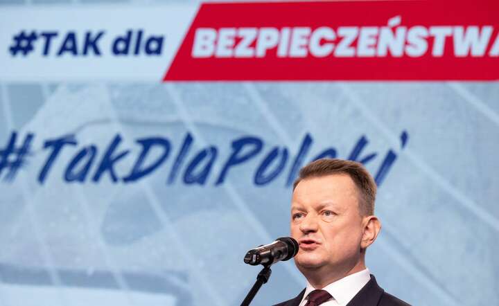Mariusz Błaszczak przedstawił listę pytań w sprawie programu / autor: Andrzej Wiktor/Fratria