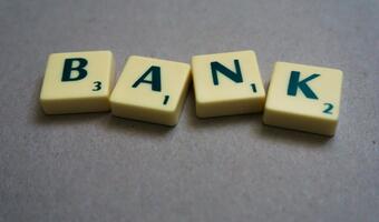 Polacy mogą na dobre ograniczyć wizyty w oddziałach banków