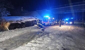 Atak zimy w Polsce. Ponad 100 tys. odbiorców bez prądu