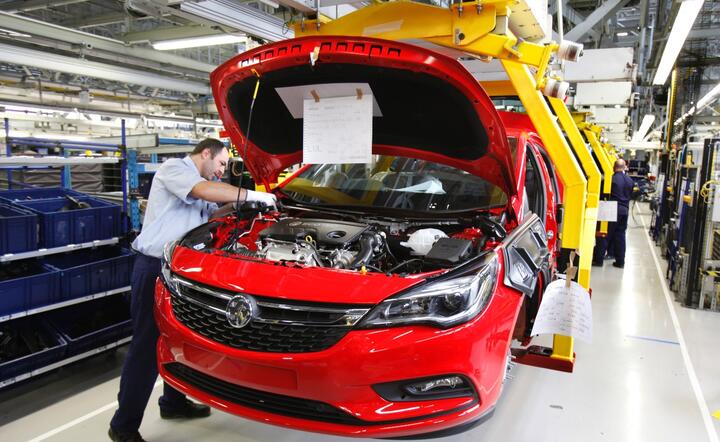 Linia produkcyjna nowej Astry w fabryce Opla w Gliwicach, fot. materiały prasowe GM Polska