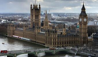 Nie tylko westminsterski dach przecieka. Dyplomacja też