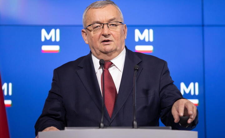 "Tajne mieszkania"? Adamczyk odpowiada na ataki ws. TDT