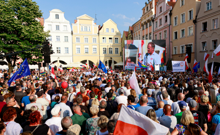 JELENIA GÓRA WIZYTA PRZEWODNICZĄCEGO DONALDA TUSKA / autor: PAP/Tomasz Golla