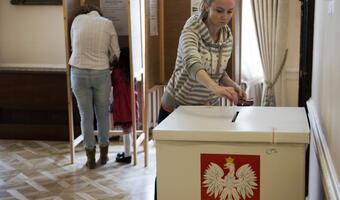 Cisza wyborcza przedłużona do 22.30