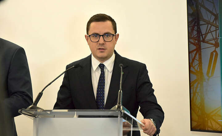 Motyka o CPN. "Przedłużony przynajmniej do połowy czerwca" / autor: Fratria