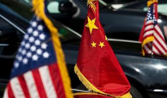 Chiny czy USA? "Politico": Trudny wybór przed Unią