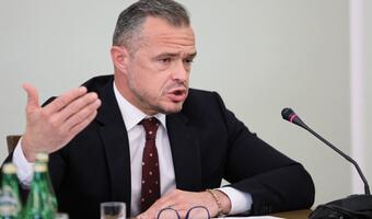Chojna Duch: Nowak wprowadza  w błąd