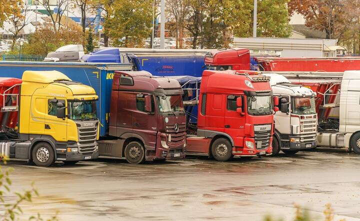 Duże problemy z pozyskaniem odpowiednich pracowników zgłaszają przede wszystkim firmy zajmujące się transportem i magazynowaniem / autor: Fratria/AS
