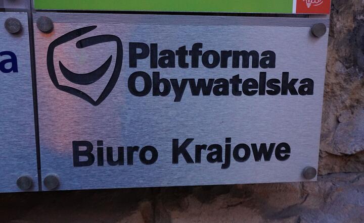 szyld Platformy Obywatelskiej / autor: fotoserwis Fratria