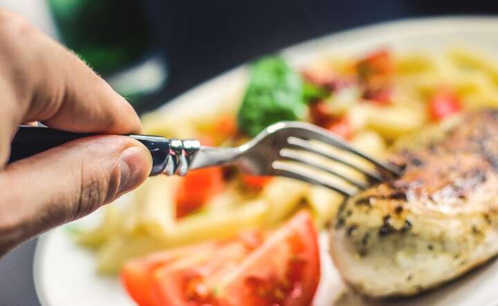 Zdrowie na talerzu. Jaka dieta na jesień życia?