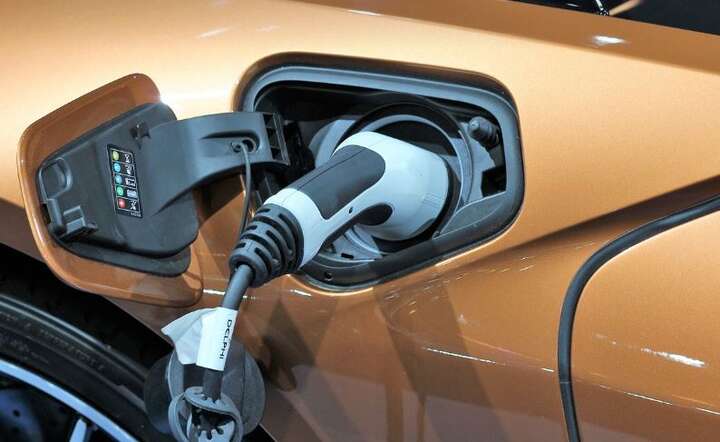 Auto elektryczne  / autor: Pixabay 