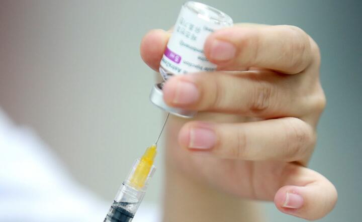 Szczepionka AstraZeneca / autor: PAP/EPA/LUONG THAI LINH