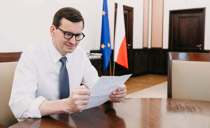 Mateusz Morawiecki czyta list od Stefanii Tucholskiej / autor: Materiały prasowe