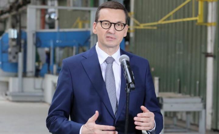 Premier Mateusz Morawiecki w jednym z zakładów przemysłowych  / autor: PAP