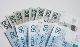 Polacy nadal obawiają się problemów finansowych