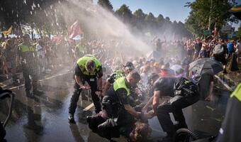 Ekolodzy używają dzieci jako „żywych tarcz”