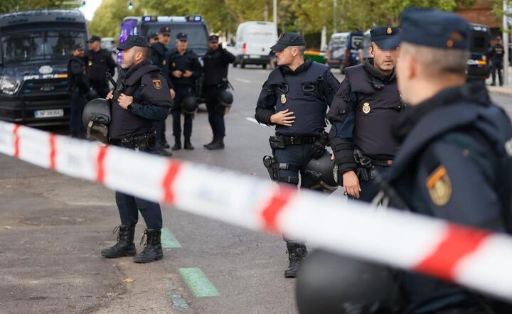 Hiszpańska policja  / autor: PAP/EPA/MARISCAL