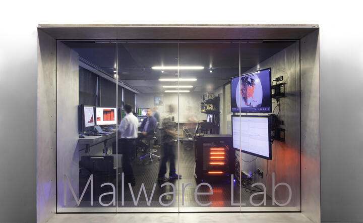 Cyfrowe CSI, czyli DCU blokuje internetowych porywaczy