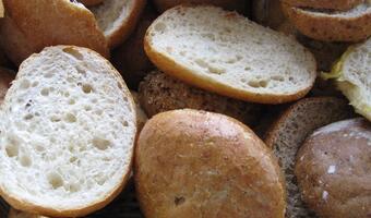 Polacy jedzą mniej chleba. Piekarze uważają, że chleb winien kosztować więcej