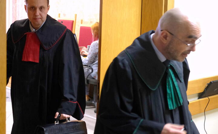 Były szef KNF wychodzi z aresztu