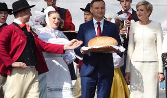 Prezydent Duda na dożynkach w Spale: Polska potrzebuje zrównoważonego rozwoju