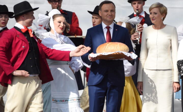 Para prezydencka na dożynkach w Spale fot. PAP / Grzegorz Michałowski