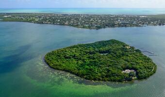 TOP 5 najdroższych wysp na sprzedaż