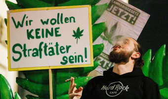 Wspólne palenie trawki w Berlinie