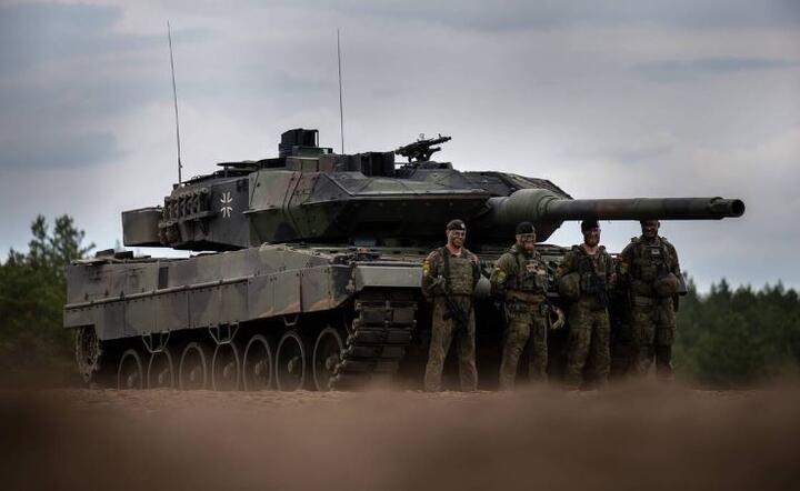 Leopard 2 / autor: PAP/EPA/MICHAEL KAPPELER 