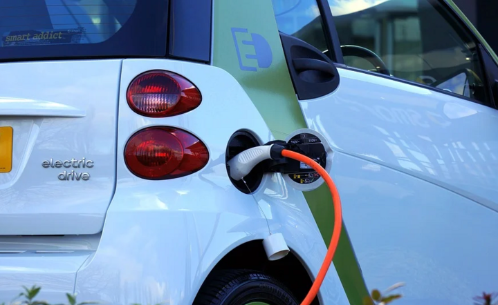 Samochód elektryczny  / autor: Pixabay